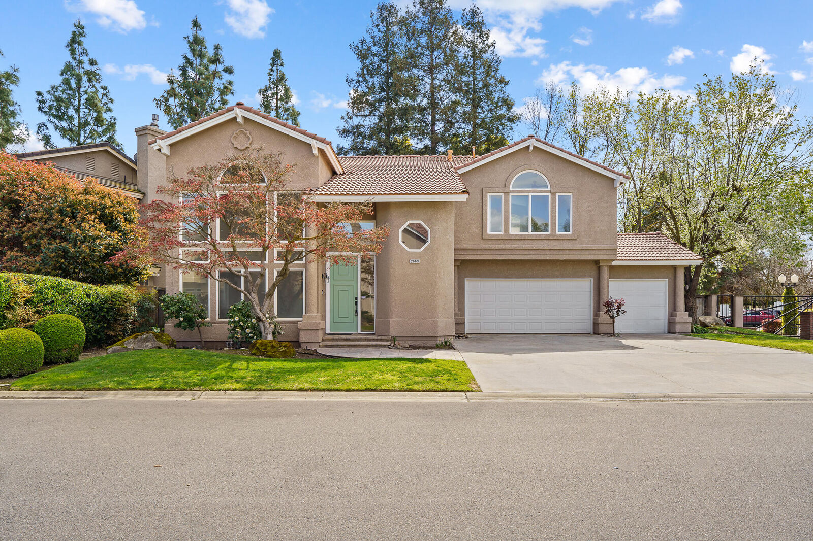 Property Photo:  2669 E Sean Avenue  CA 93720 