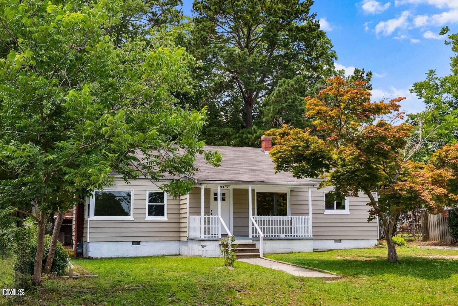 Property Photo: 208 Fairview Avenue SW NC 27893