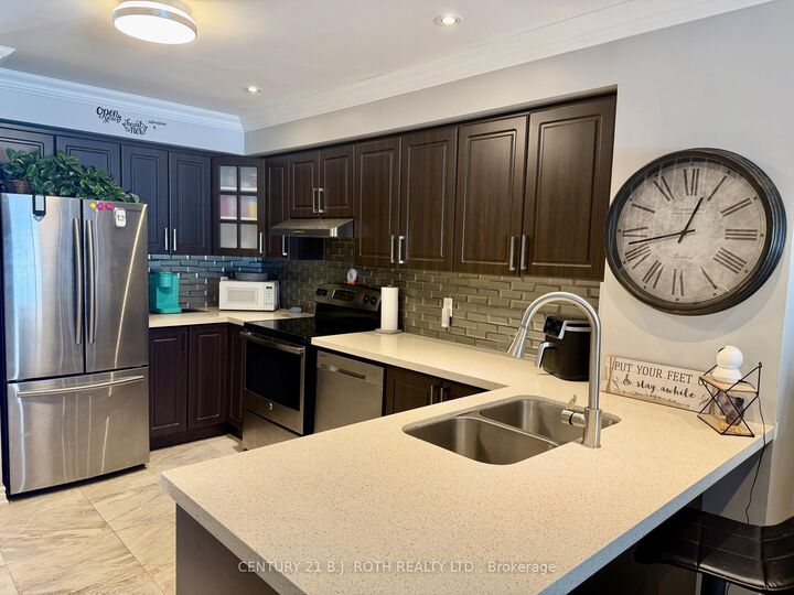 Property Photo:  70 Laguna Parkway 6  ON L0K 1B0 