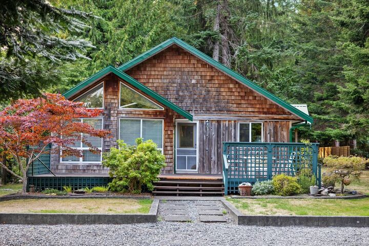 Property Photo: 1655 Baikie Rd BC V0R 1T0