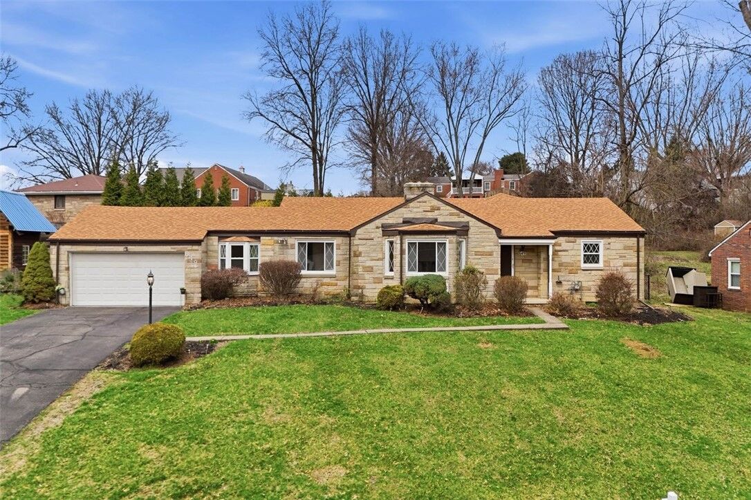 Property Photo:  649 Rolling Green Dr  PA 15102 