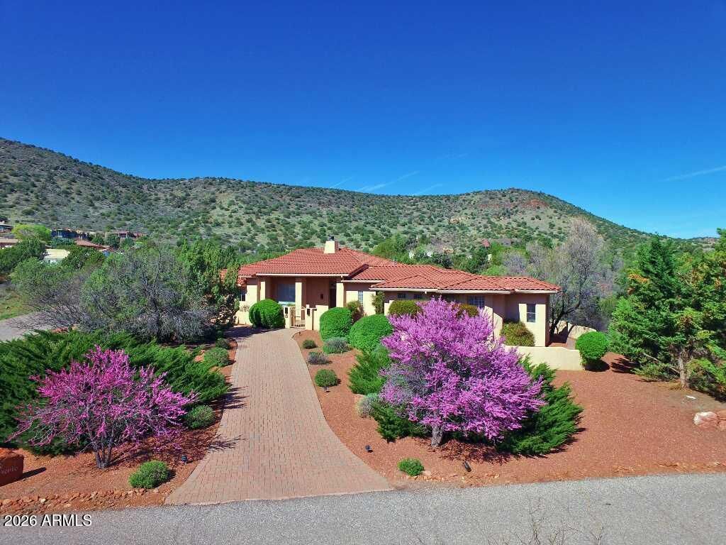 Property Photo:  144 Via Del Viento --  AZ 86351 