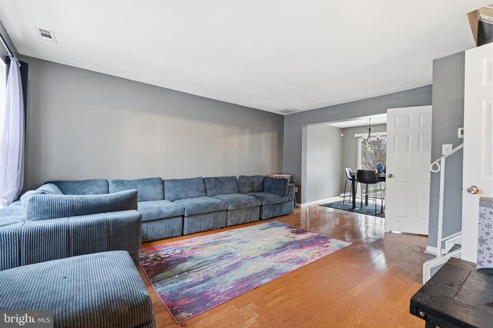 Property Photo: 5815 Falkland Place MD 20743