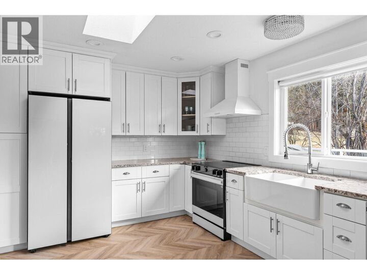 Photo de la propriété:  5019 Cousins Road  BC V0H 1X2 