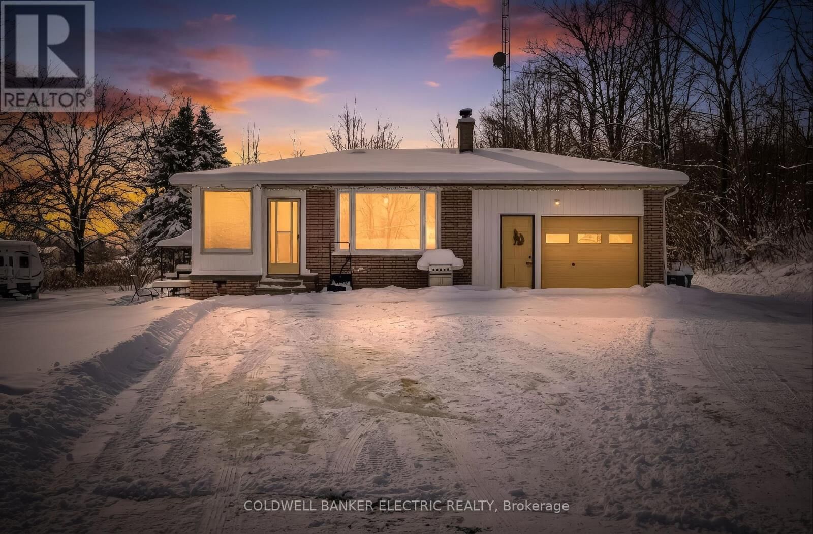 Property Photo:  9 Concession 12 West  ON K0L 1Y0 