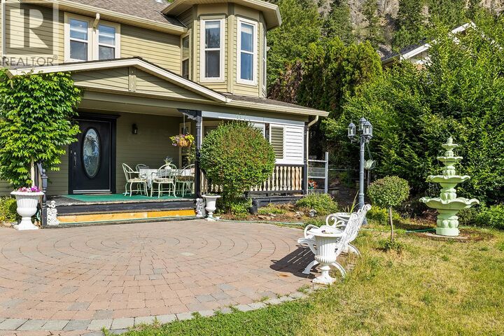 Property Photo:  1282 Lakeview Cove Place  BC V1Z 3P6 