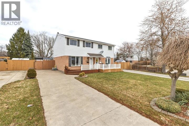 Property Photo: 1103 Cardiff Court ON N7S 4B6