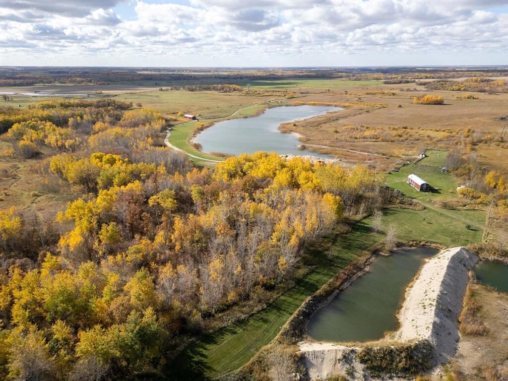 Property Photo:  26078 Rd 11 N Road  MB R0A 1P0 