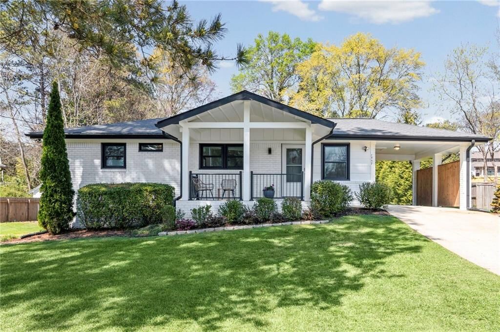 Property Photo:  1857 Lochlomand Lane SE  GA 30080 