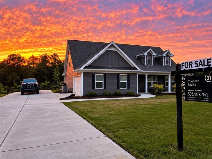 Property Photo:  511 Grand Oaks Avenue  GA 30620 