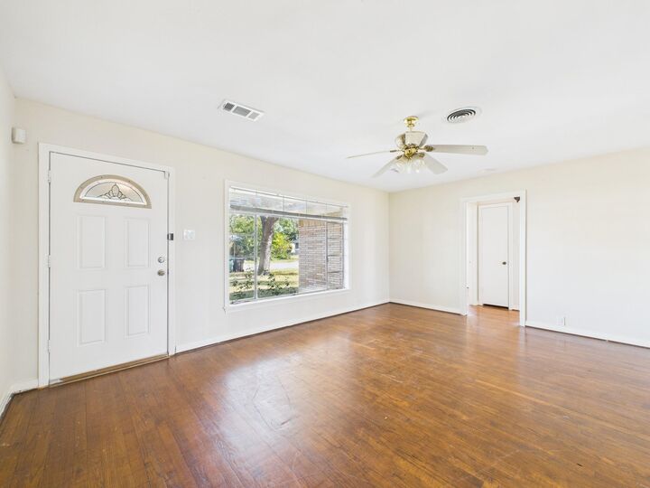 Property Photo:  3035 Guese Road  TX 77018 