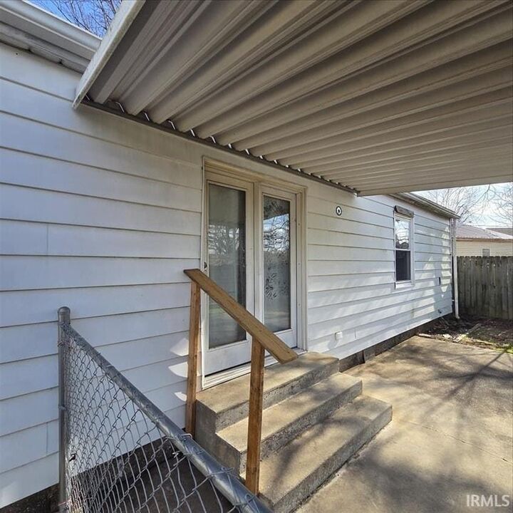 Property Photo:  1501 S Ruston Street  IN 47714 