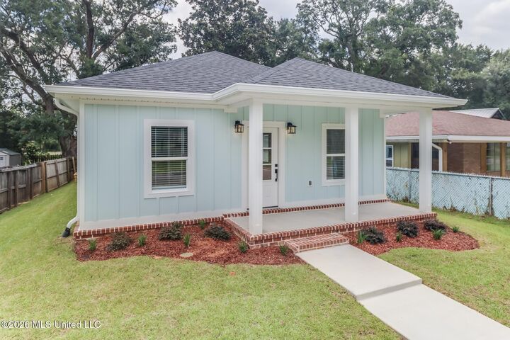 Property Photo:  154 Balmoral Avenue  MS 39531 