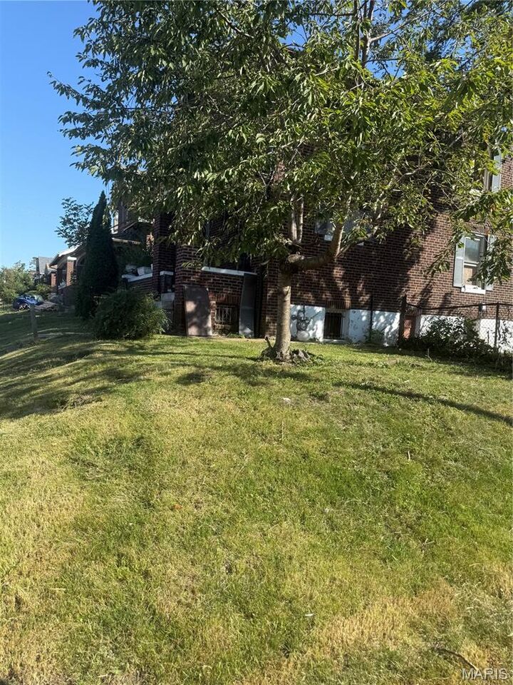 Property Photo:  4628 Elmbank Avenue  MO 63115 