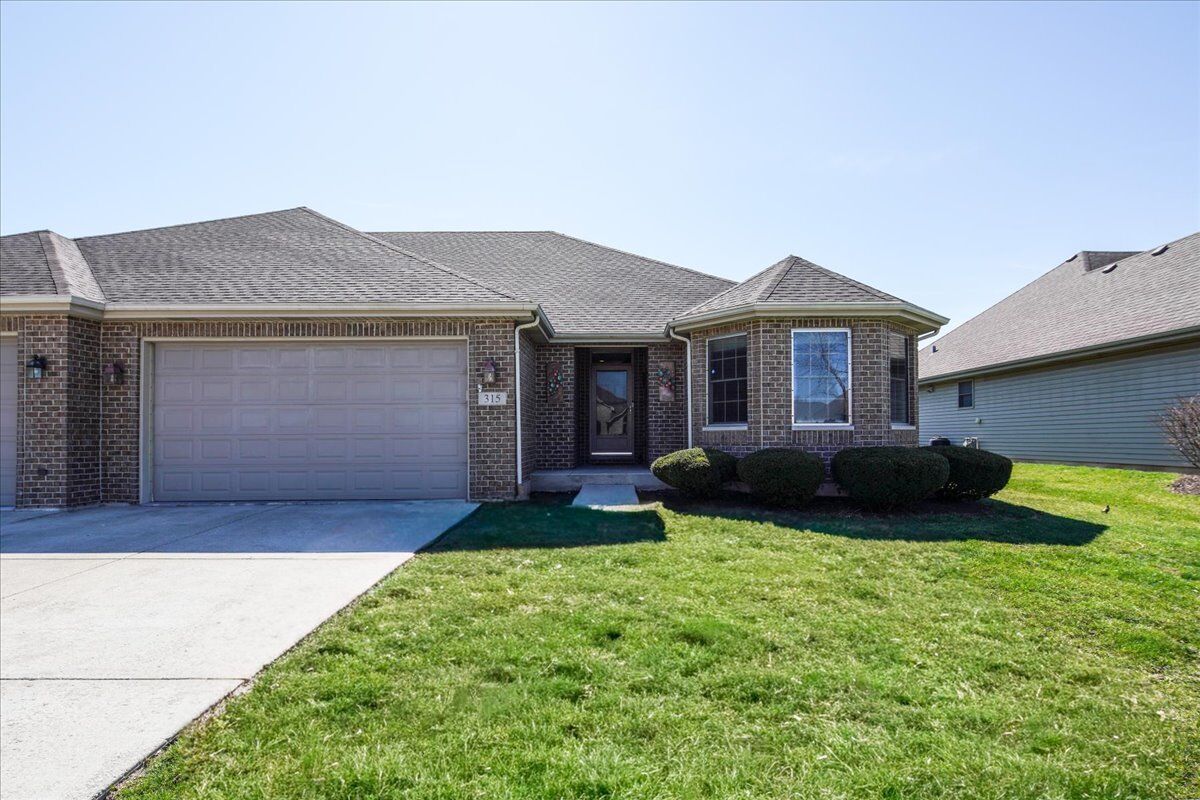 Property Photo:  315 Louisa Street N  IL 60404 