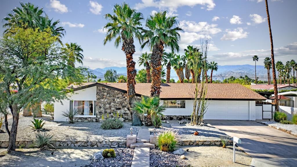 Property Photo:  74399 Old Prospector Trail  CA 92260 