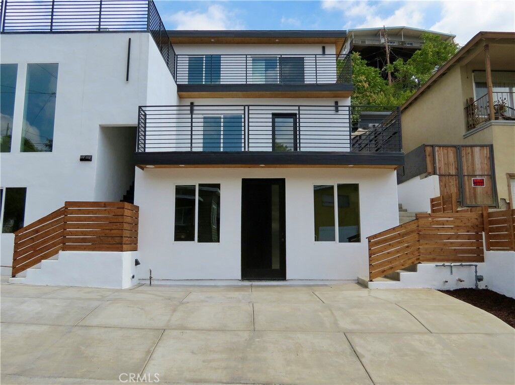 Property Photo:  1226 N Alma  CA 90063 