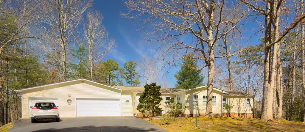 Property Photo:  218 Rocky Circle  GA 30512 