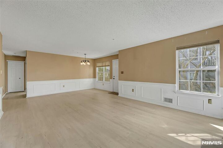 Property Photo:  1192 Richmond Road  NJ 07430 