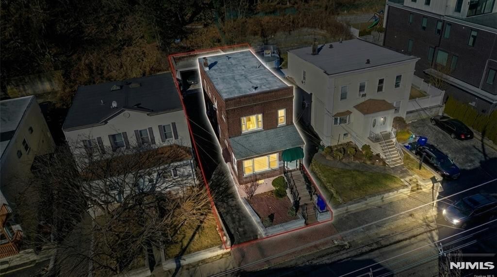 Property Photo:  436 Undercliff Avenue  NJ 07020 