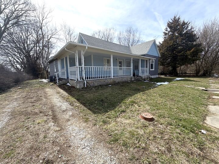 Property Photo:  950 E Main Street  MO 64625 