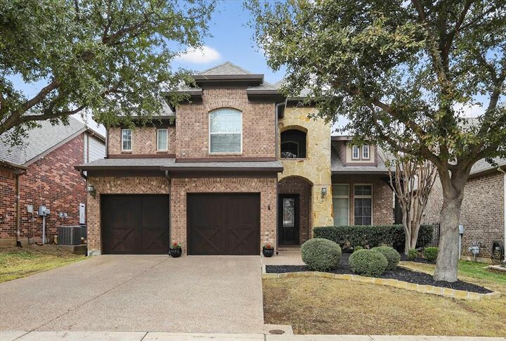 Property Photo: 2128 Serene Court TX 76248