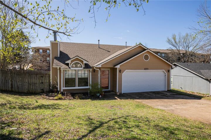 Property Photo: 2173 E Stearns Street AR 72703