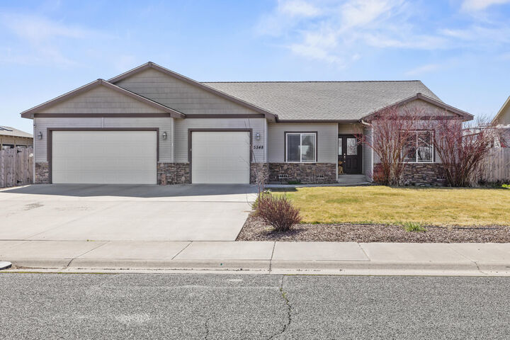 Property Photo:  5548 Sturdivant Avenue  OR 97603 