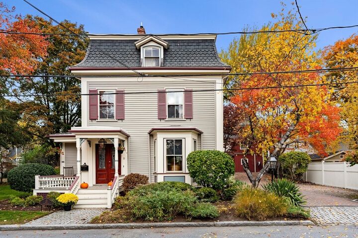 Property Photo:  21 Avon Place  MA 02474 