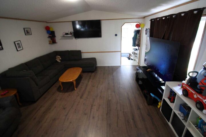 Property Photo: 3 Dewberry Road AB T0H 1Z0