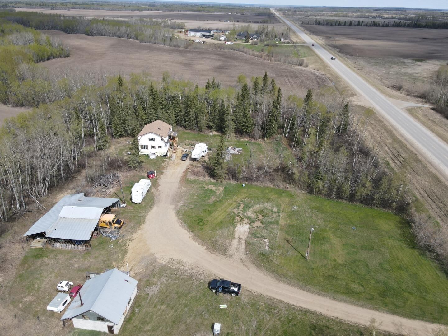 Property Photo: 84434 Hwy 688 AB T8S 1S4