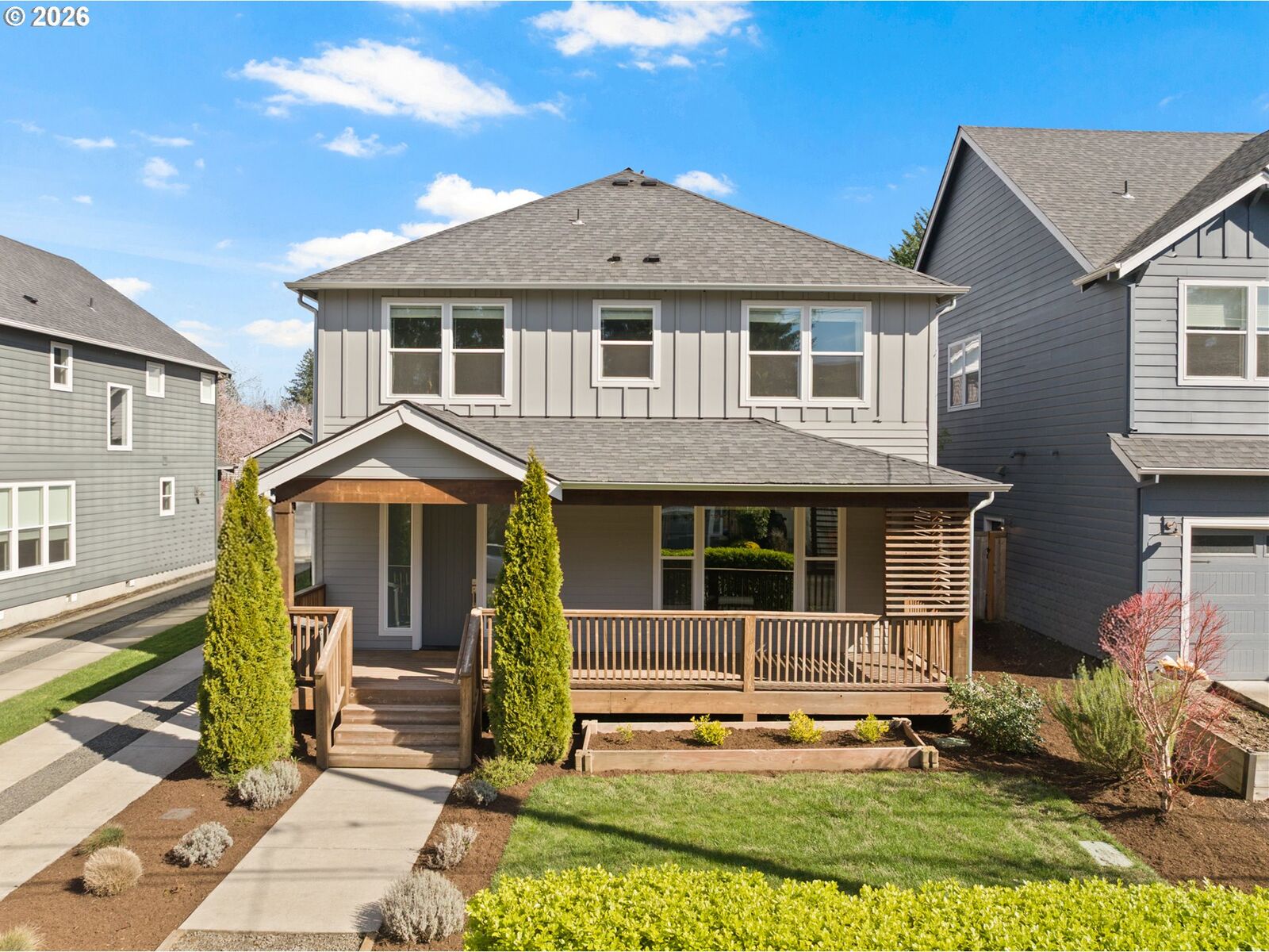 Property Photo:  8274 SW 47th Ave  OR 97219 