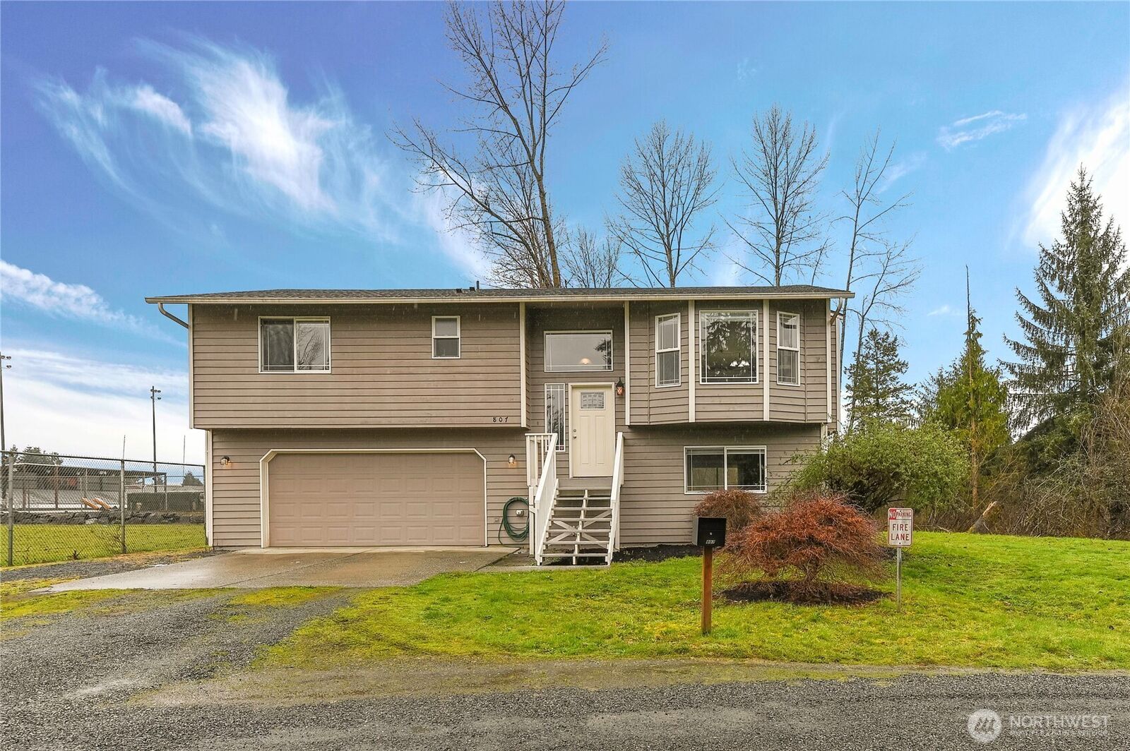 Property Photo:  807 E Stanley Place  WA 98252 