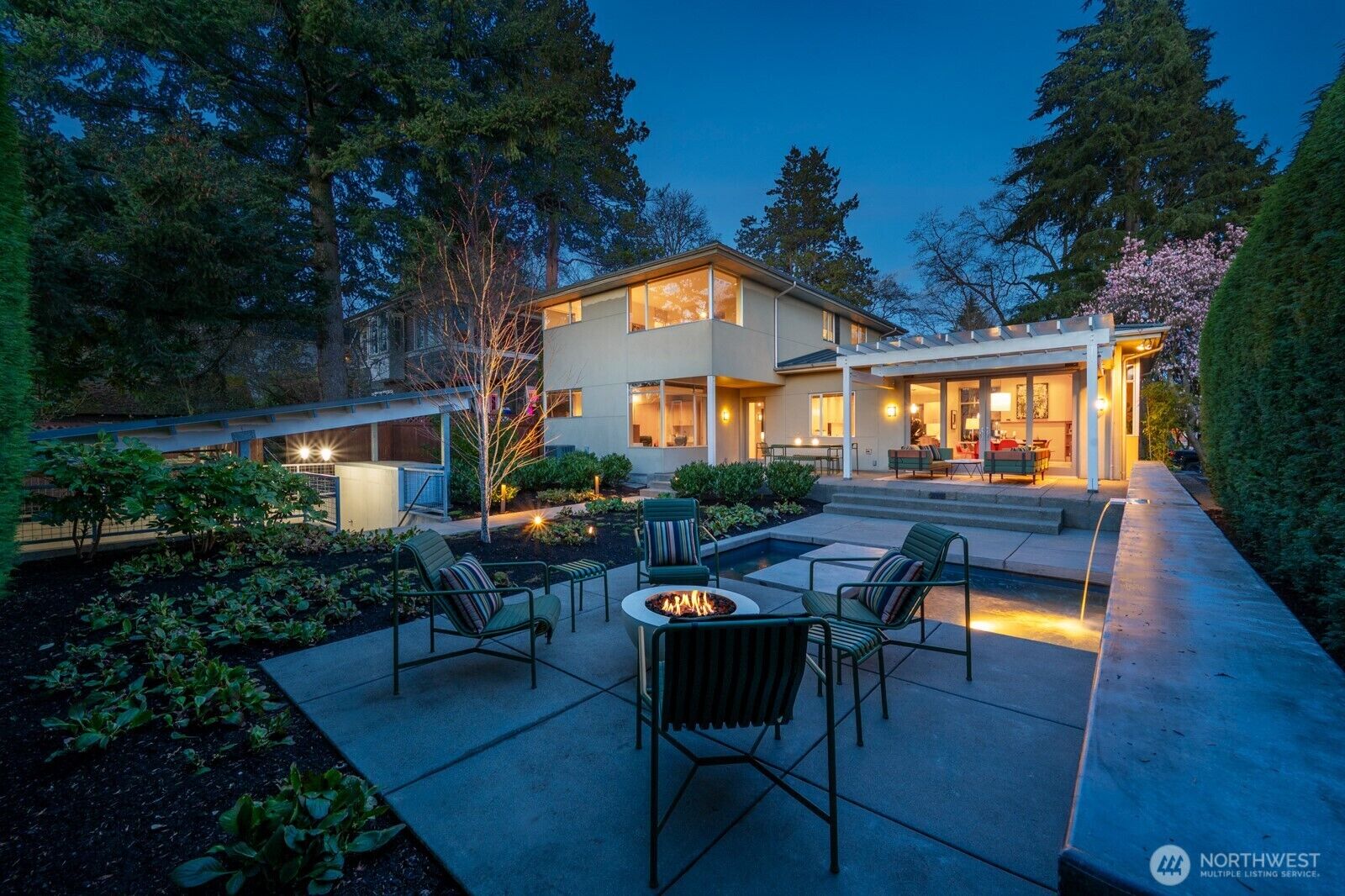 Property Photo:  5727  33rd Avenue NE  WA 98105 