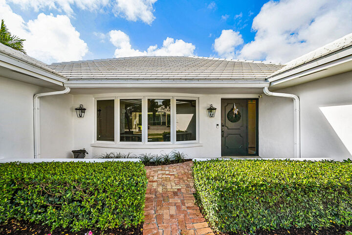 Property Photo:  670 Elm Tree Lane  FL 33486 