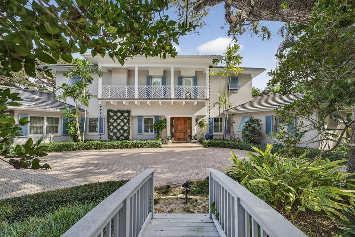 Property Photo:  2010 Club Drive  FL 32963 
