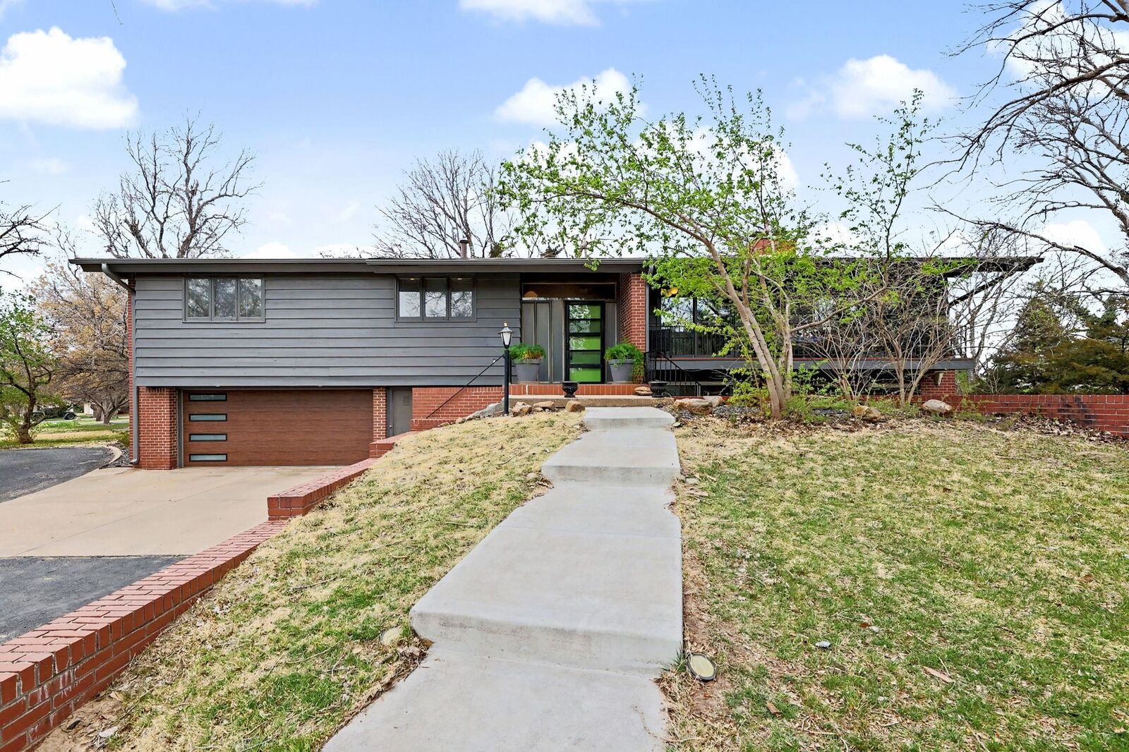 Property Photo:  3044 W Bluebird Dr  KS 67204 