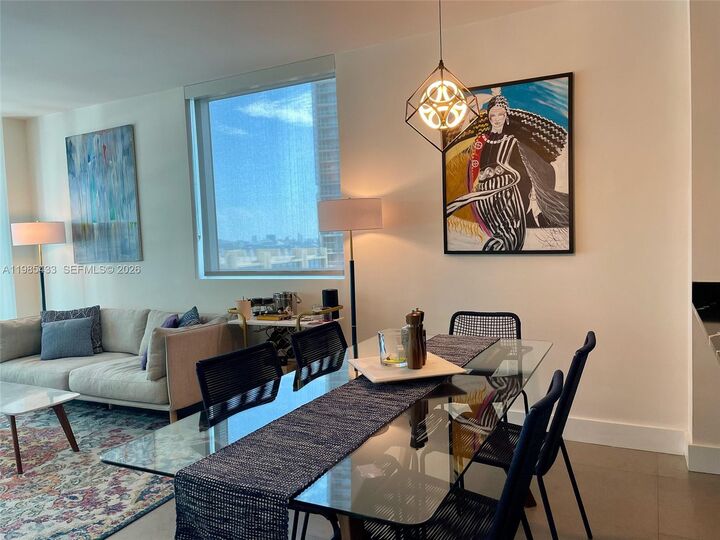 Property Photo:  55 SE 6th St 1407  FL 33131 