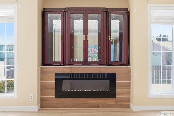 Property Photo:  126 Hall Crescent  SK S7L 7G6 