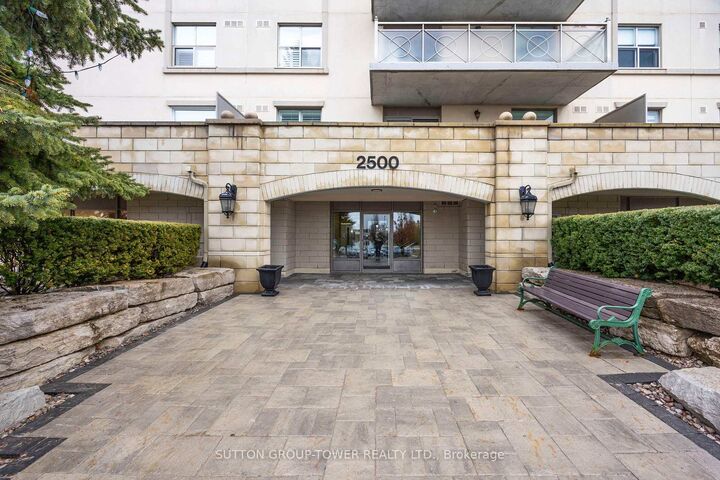 Property Photo: 2500 Rutherford Road N 408 ON L4K 5N7