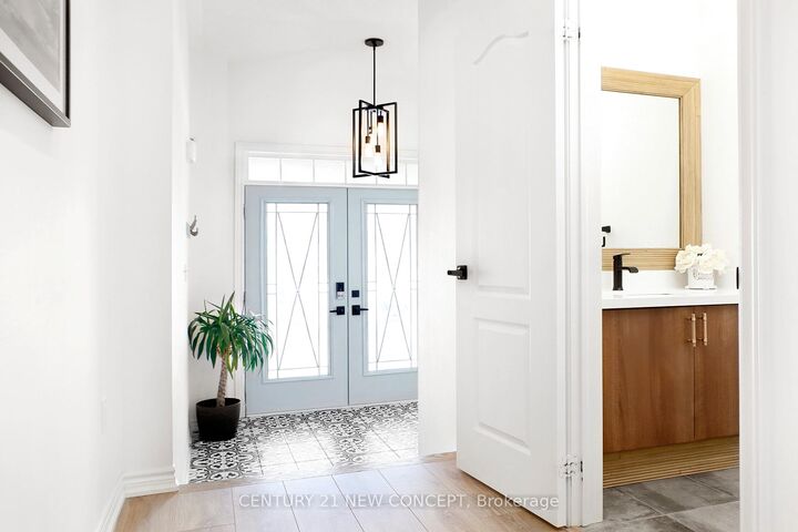 Property Photo:  93 Wesmina Avenue  ON L4A 4W5 