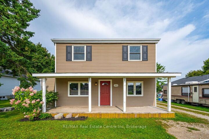 353 Wellington Street E — photo 1
