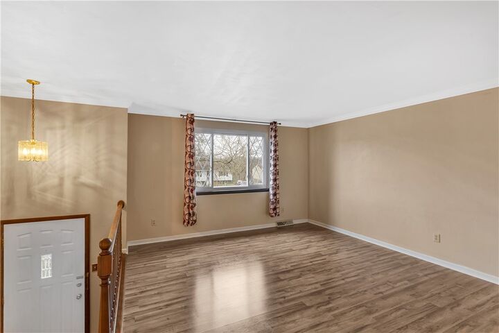 Property Photo:  537 Green Haven Ct  PA 15239 