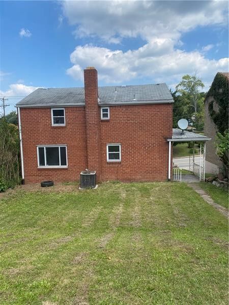 Property Photo:  1002 Hartman St  PA 15132 