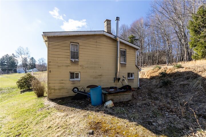 Property Photo:  407 And 411 Mowry Rd  PA 15061 