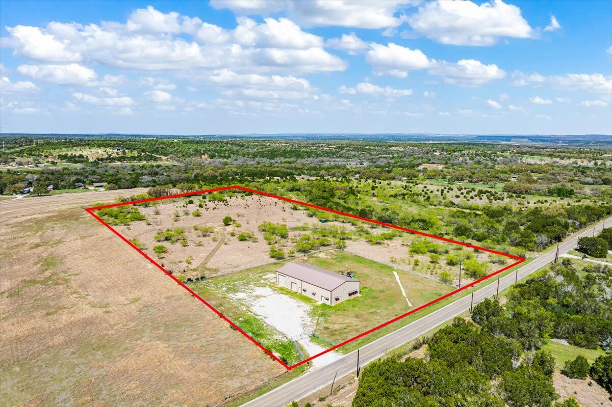 Property Photo:  300 County Road 407  TX 78669 