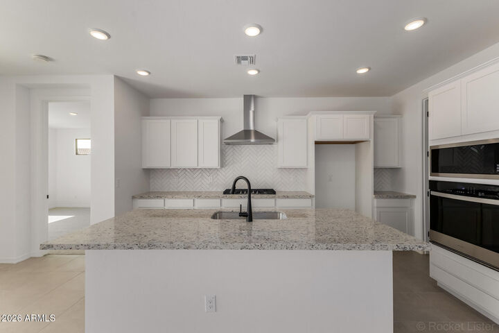 Property Photo: 24221 W Raymond Street AZ 85326