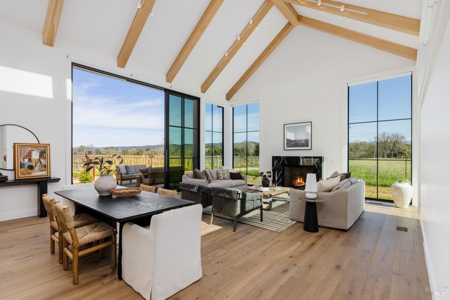Property Photo: 2998 W Dry Creek Road CA 95448