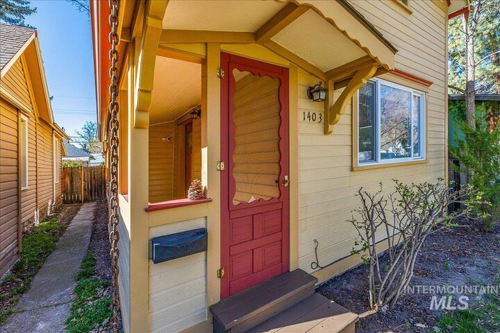 Property Photo:  1403 N 7th Street  ID 83702 