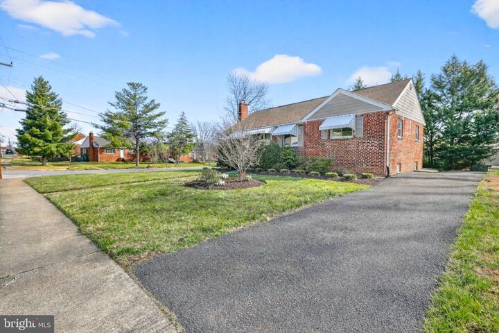 Property Photo: 6001 Dinwiddie Street VA 22150